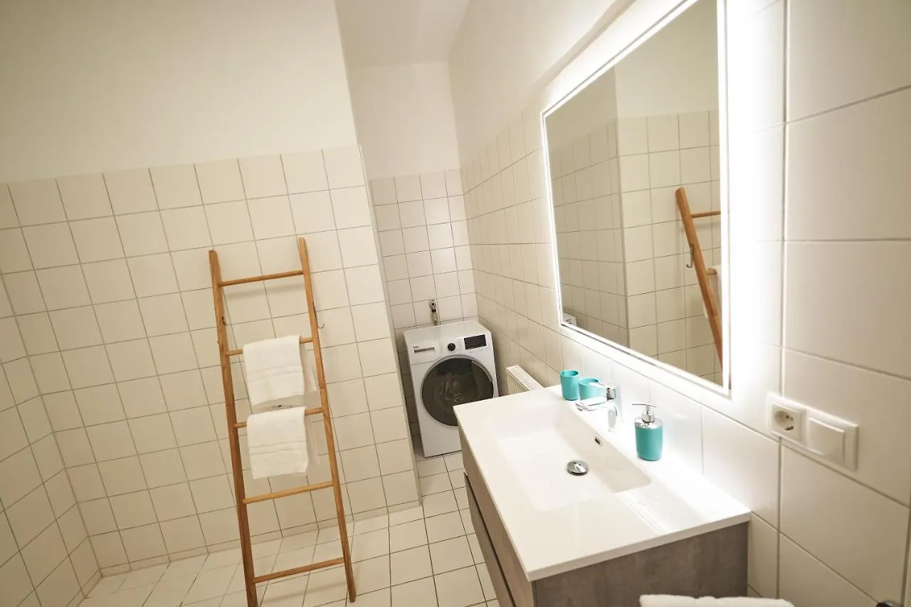 Trendy Apartment 2 Zimmer Zentral Gelegen Viena 0*,